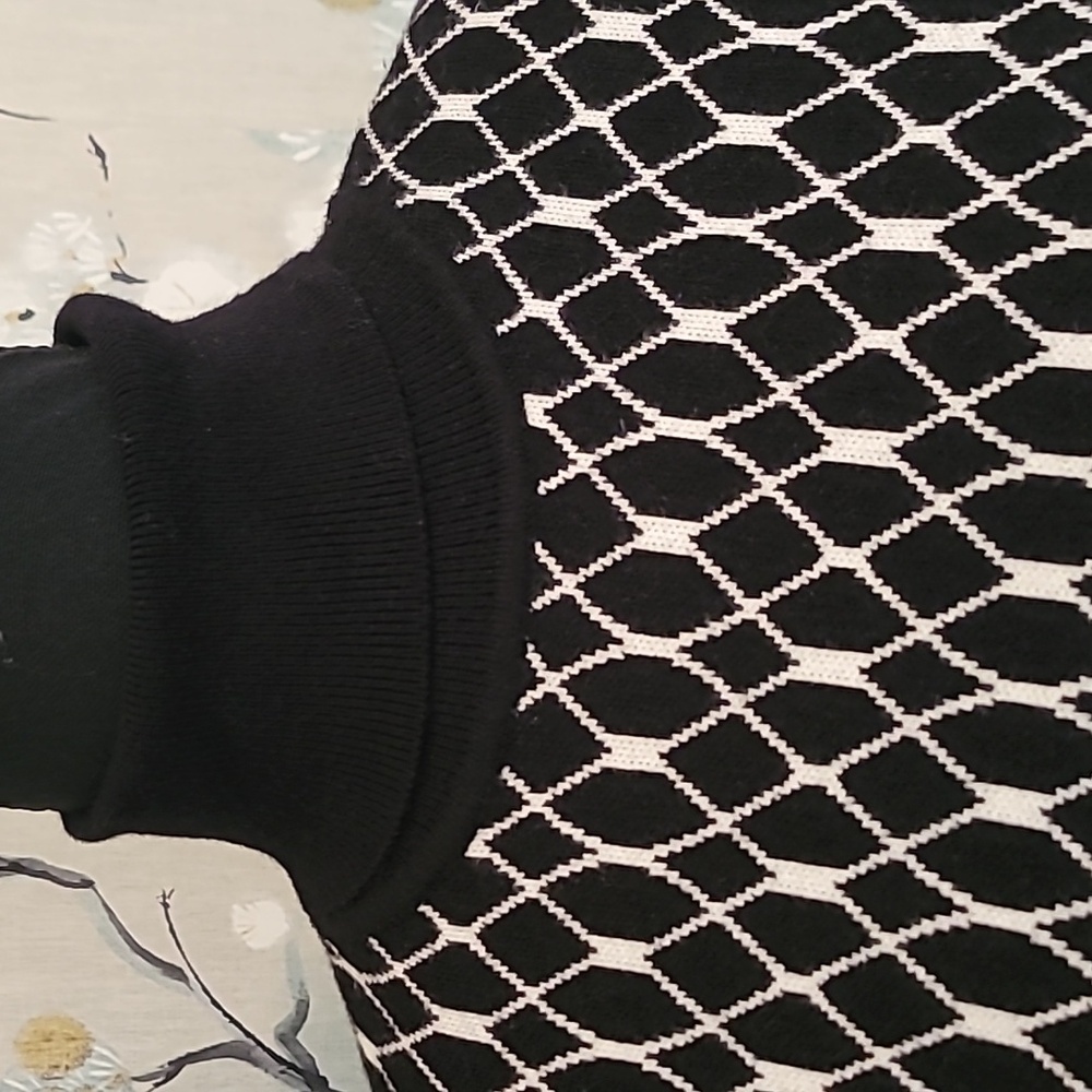 NY& Co Sweater Dress - Picture 3 of 11